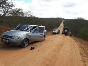 Tauá: homem fica ferido numa colisão envolvendo moto e carro