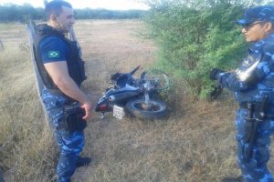 Motocicleta que pode ter sido usada em tentativa de homicídio em Tauá foi localizada pela ROMU