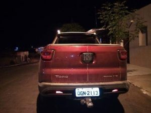 Carro clonado é apreendido em Parambu