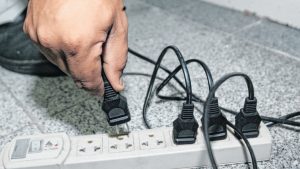Aumento nas tarifas de água e luz supera inflação em mais de 5 vezes