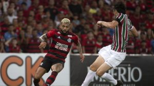 Fluminense bate o Flamengo com gol no fim e vai à final