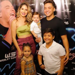 Ysis e Yhudy, filhos de Wesley Safadão, assistem Festeja 2019 em Fortaleza do palco; assista