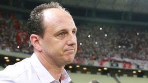 Rogério Ceni elogia o Fortaleza e explica saída: “Vir para o Cruzeiro é muito grande”