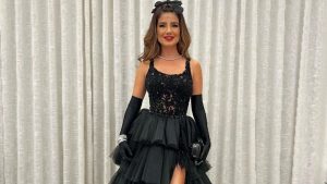 Paula Fernandes surge com vestido volumoso e fãs comentam: ”Looks de bolo voltaram”