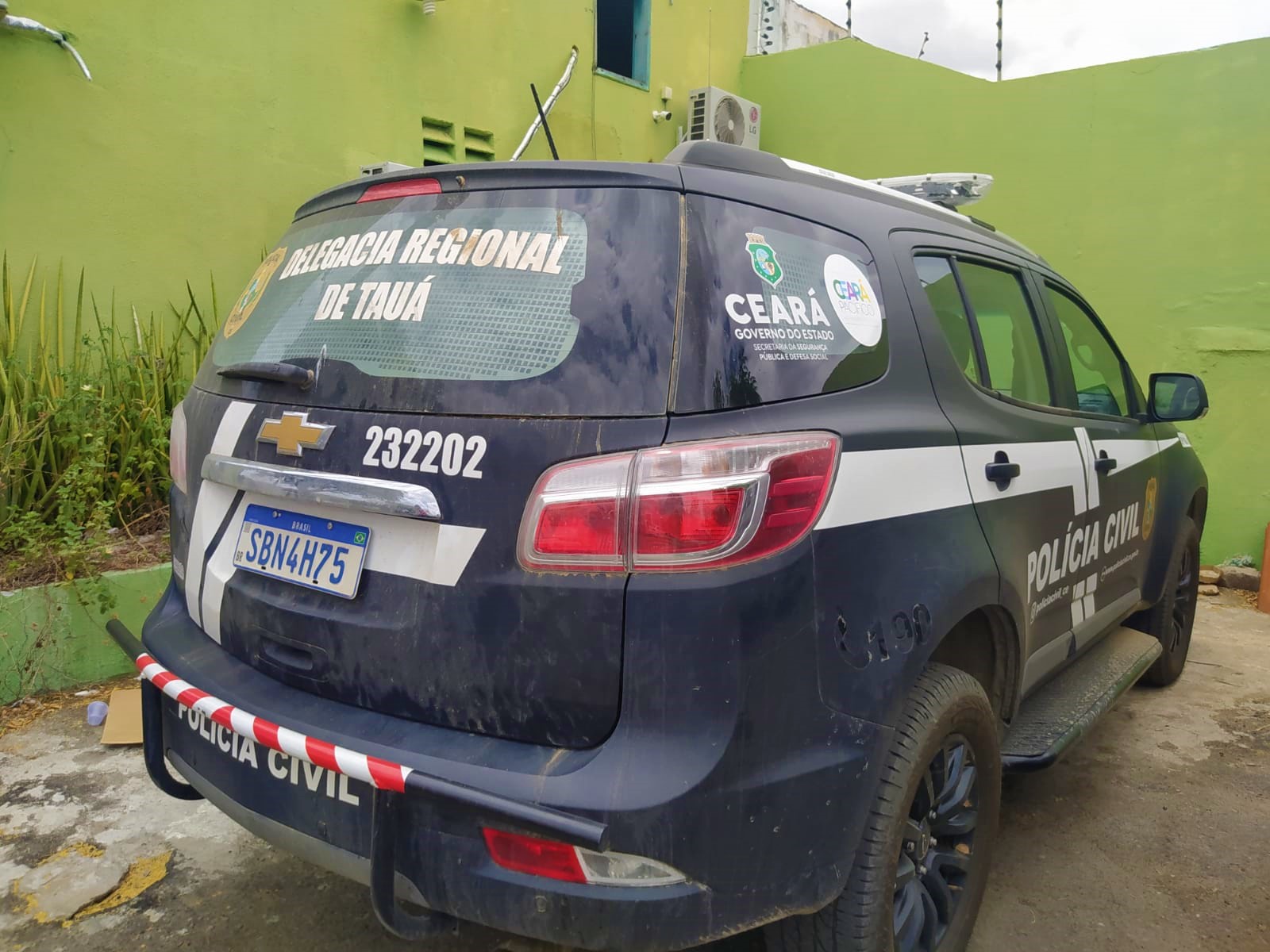 Polícia Civil de Tauá prende mulher em cumprimento de mandado judicial