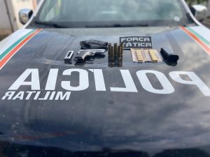 Polícia Militar apreende pistola e munições em Aiuaba