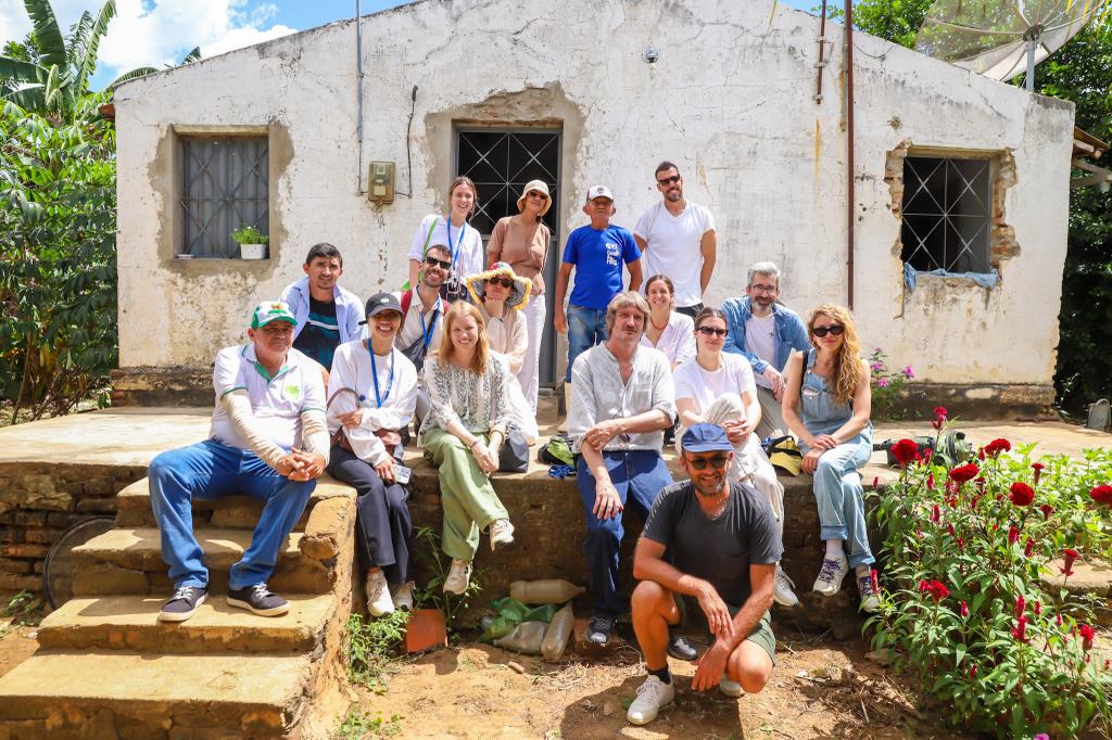 Empresa francesa traz 17 jornalistas estrangeiros para conhecerem o algodão agroecológico de Tauá