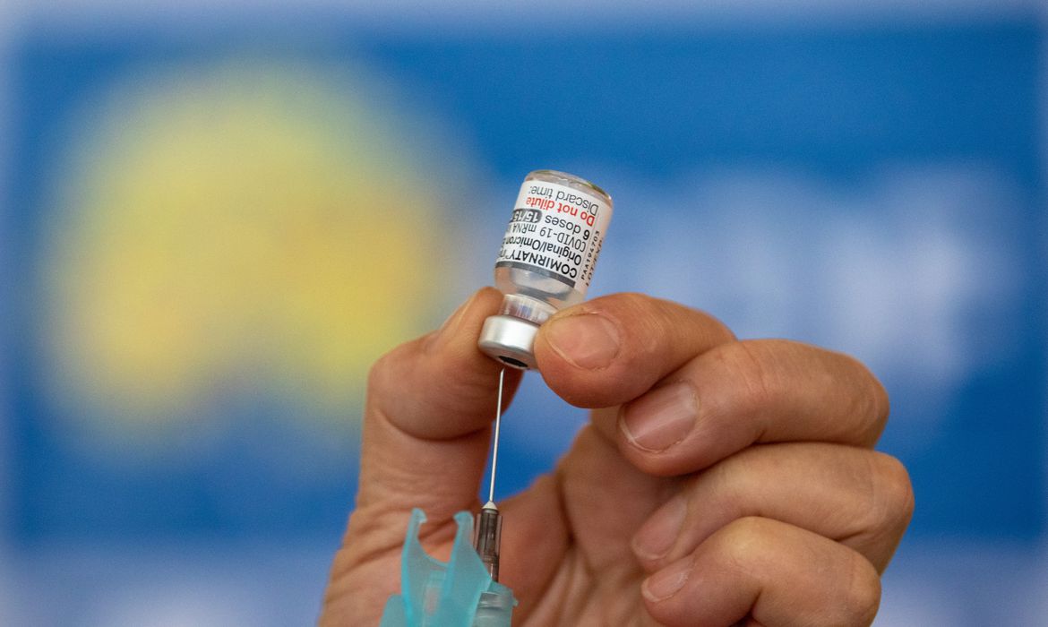 Tauá realiza Dia D de vacinação contra a Covid e a Influenza