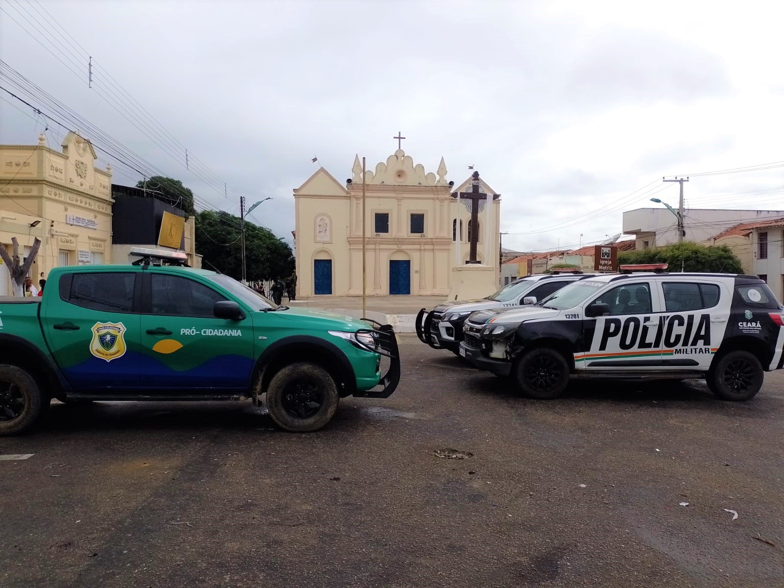 Polícia Militar de Tauá recupera TV furtada na Igreja Matriz e efetua prisão