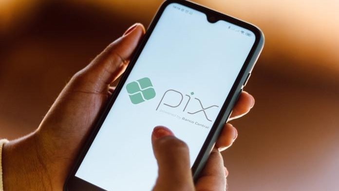 Novo vírus de celular desvia dinheiro do Pix e ‘limpa’ conta de usuários